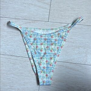 PacSun Floral pattern bikini bottom size medium